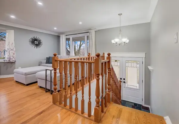 4 Ronald RD, Cambridge, ON N1S 4N1