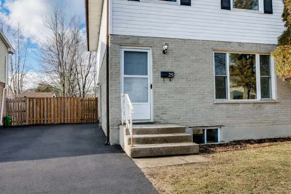 25 Augusta CRES, London South, ON N6E 2C9
