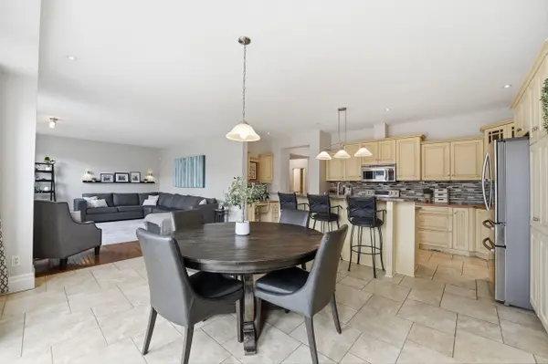 31 Leatherwood CRES, Barrhaven, ON K2J 4X9