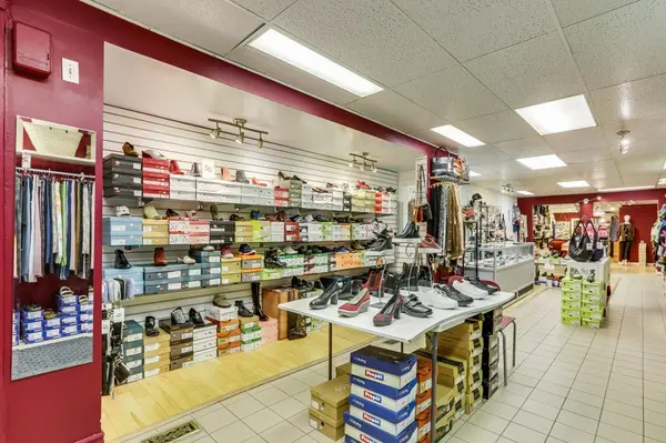 33 Talbot ST E, Aylmer, ON N5H 1H3