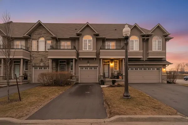 370 Stonehenge DR #13, Hamilton, ON L9K 0H9