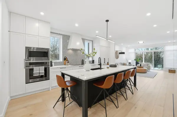 221 Wesley AVE, Westboro - Hampton Park, ON K1Z 7A2