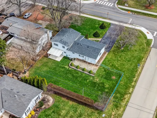 6 Nelles RD S, Grimsby, ON L3M 2Z2