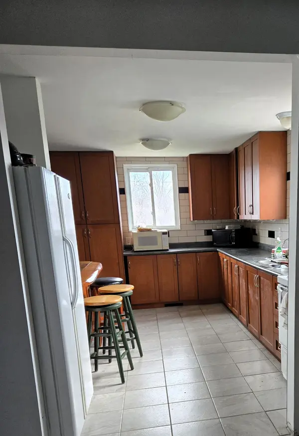 751 Bowen RD, Fort Erie, ON L2A 5M4