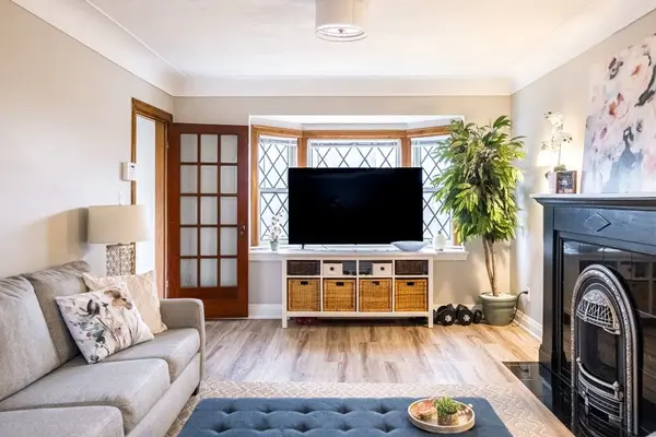 143 Huxley AVE S, Hamilton, ON L8K 2P9