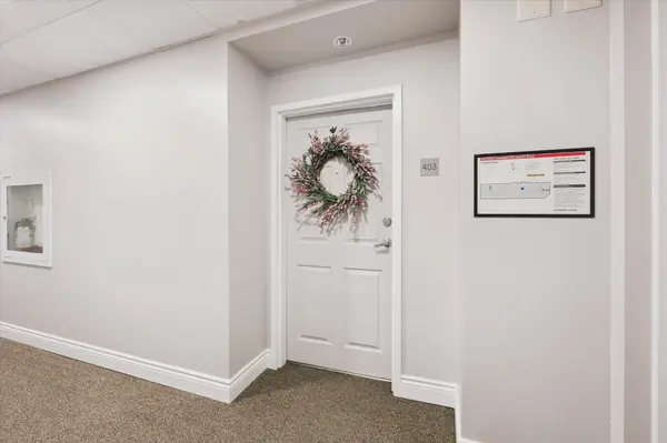 2 Colonial DR #403, Guelph, ON N1L 0K8