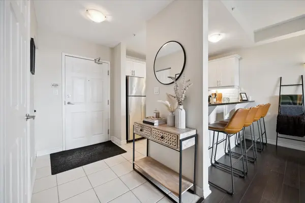 2 Colonial DR #403, Guelph, ON N1L 0K8