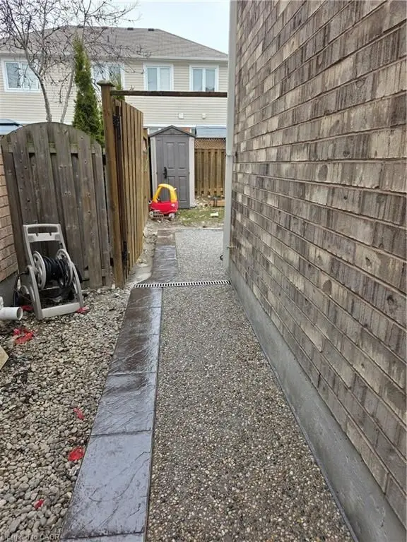 24 Chase CRES #BSMT, Cambridge, ON N3C 0C5