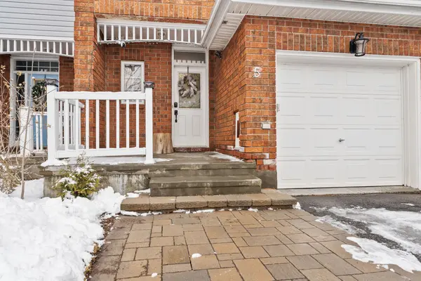 5 Milner Downs CRES, Kanata, ON K2M 2S6
