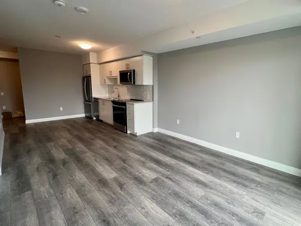 93 Arthur ST #802, Guelph, ON N1E 0T3