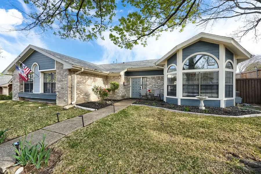 322 Allegheny Trail Lane, Garland, TX 75043