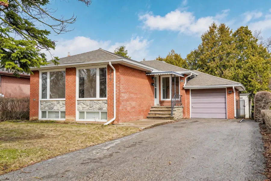 299 Palmer AVE, Richmond Hill, ON L4C 1P4