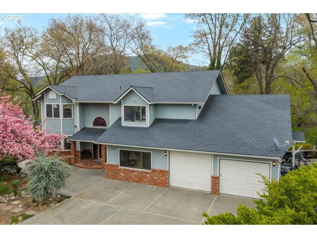 113 WALNUT DR, Rogue River, OR 97537