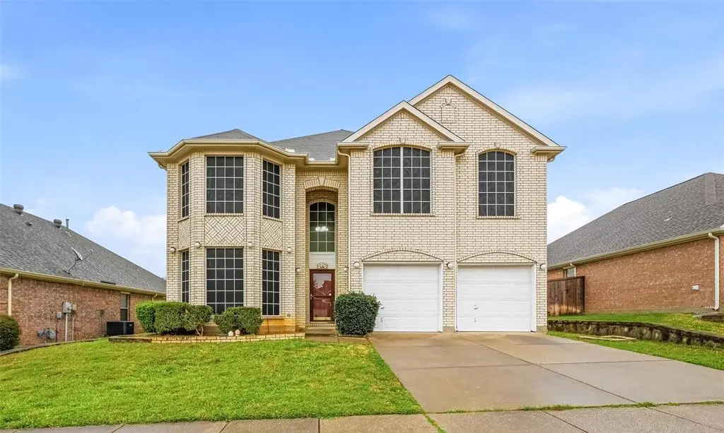 2216 Oak Park Drive, Bedford, TX 76021