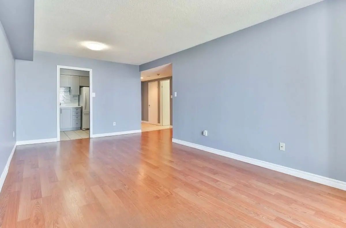 15 Sewells RD #1005, Toronto E11, ON M1B 3J7