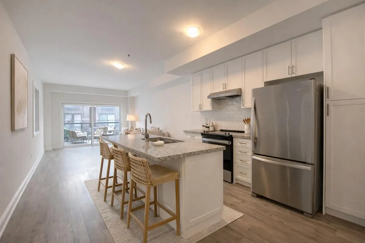 1770 Lawrence AVE W #2, Toronto W04, ON M6L 1C7