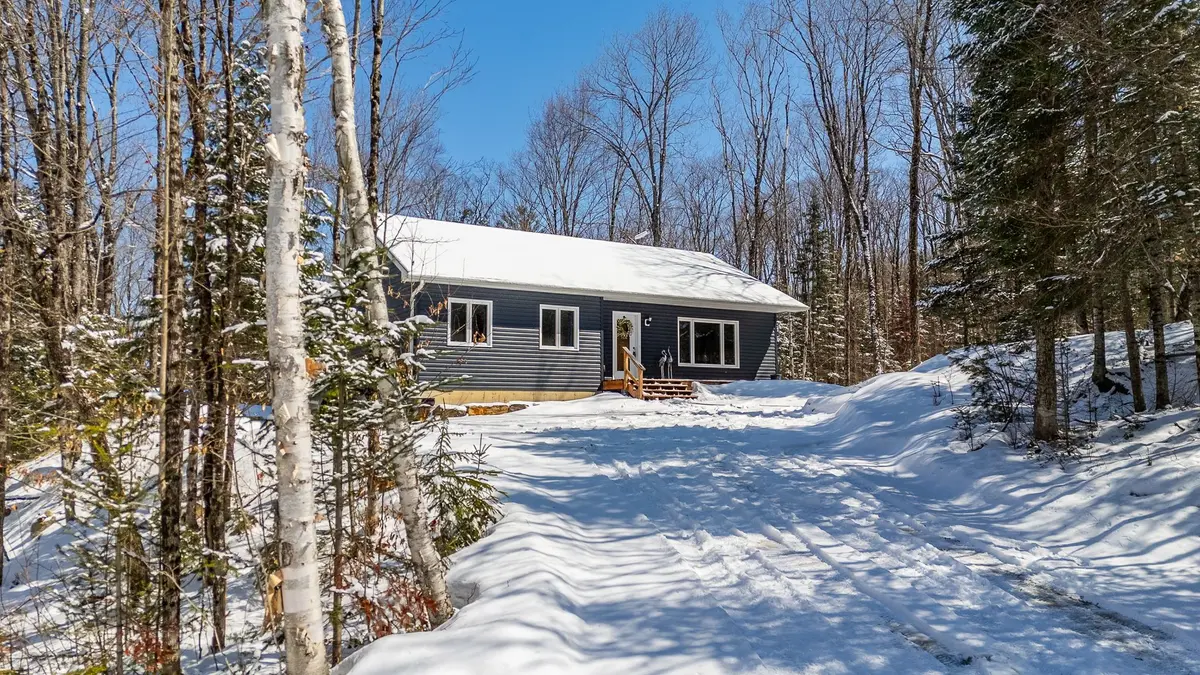 260 Mountain ST, Dysart Et Al, ON K0M 1S0