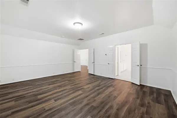 2216 Oak Park Drive, Bedford, TX 76021