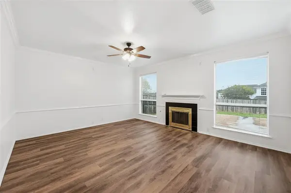 2216 Oak Park Drive, Bedford, TX 76021