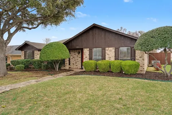 1903 Big Sky Drive, Lewisville, TX 75077