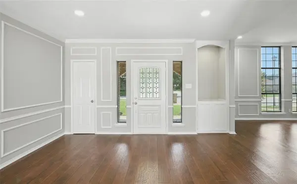 2305 Meadowlark Lane, Bedford, TX 76021