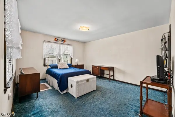 8 Kipp Pl, Paterson City, NJ 07513