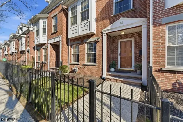 44 Prospect St, East Orange City, NJ 07017