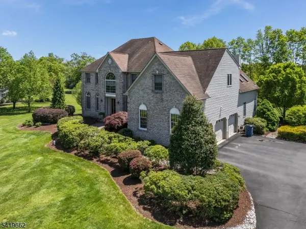 34 Milestone Dr, Raritan Twp., NJ 08551