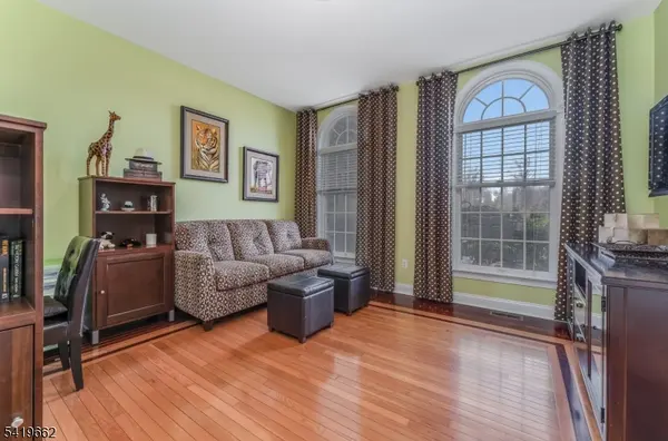 34 Milestone Dr, Raritan Twp., NJ 08551