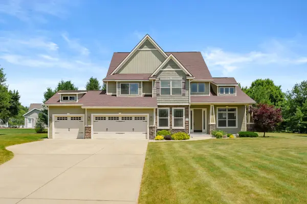 5464 Cypress Bay DR, Texas Twp, MI 49009