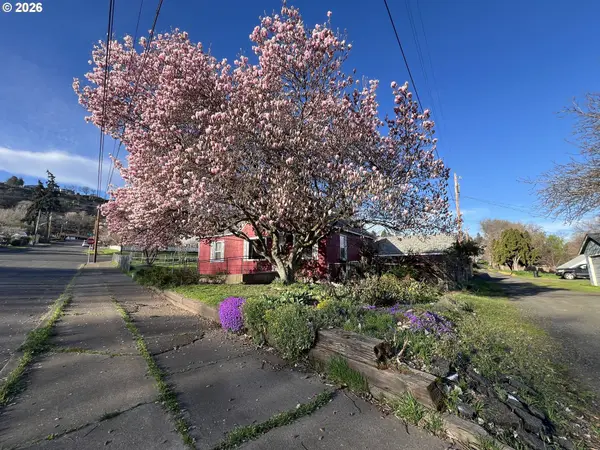 1411 G ST, The Dalles, OR 97058