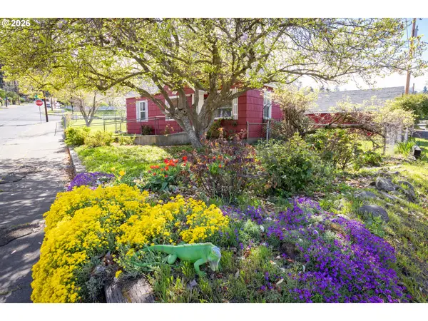 1411 G ST, The Dalles, OR 97058