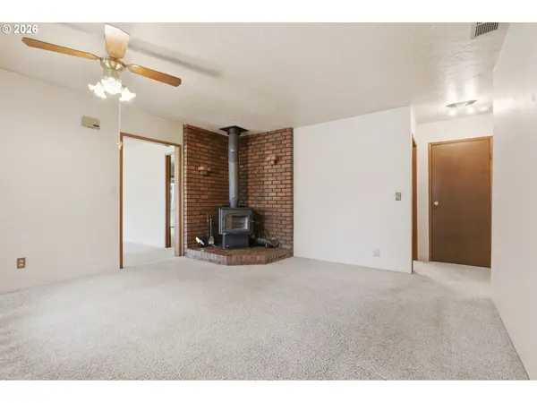 3301 WYEAST RD, Hood River, OR 97031