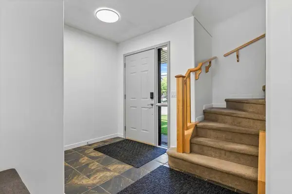 57 Everwillow BLVD SW, Calgary, AB T2Y4G4