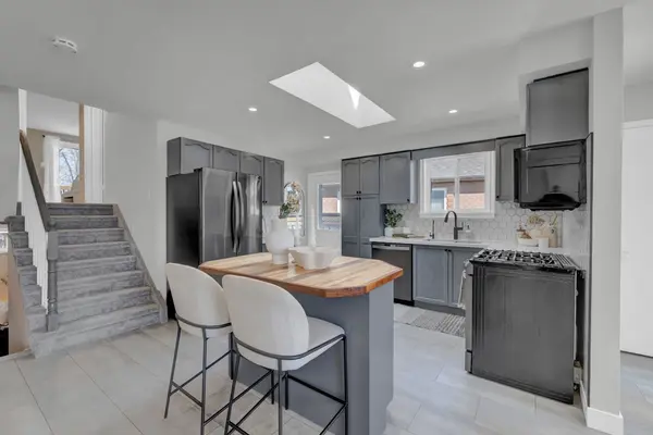 159 Sandringham DR, Clarington, ON L1E 2G6