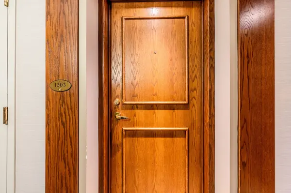 1 Lee Centre DR #1203, Toronto E09, ON M1H 3J2