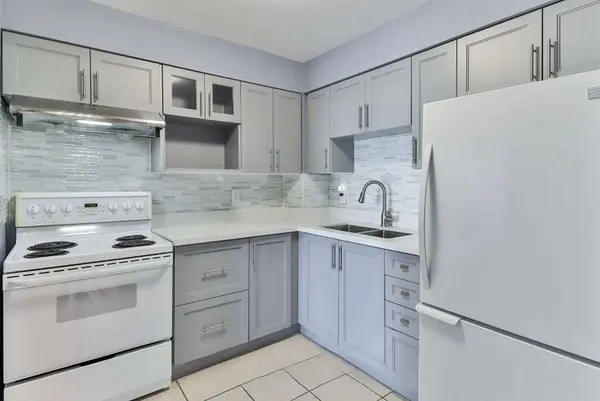 15 Sewells RD #1005, Toronto E11, ON M1B 3J7