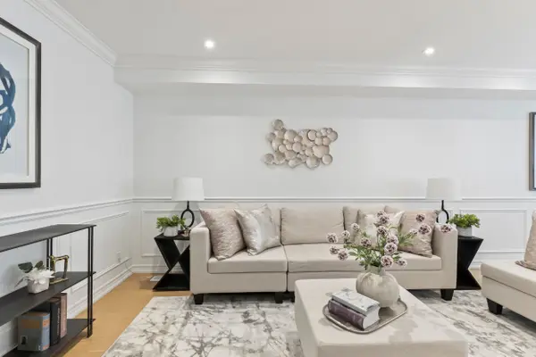 33 Tabaret CRES, Oshawa, ON L1L 0G5