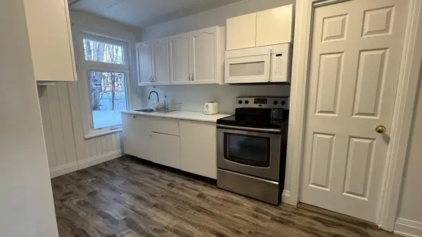 754 The Queensway N/A S #Main, Georgina, ON L4P 4C9