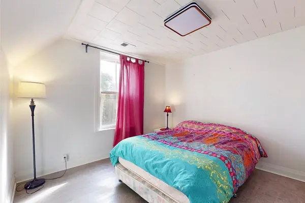 754 The Queensway N/A S #Upper, Georgina, ON L4P 4C9