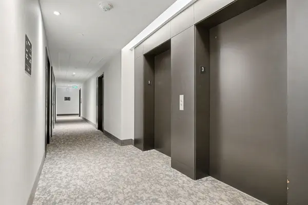 185 Deerfield RD N #311, Newmarket, ON L3Y 0G7