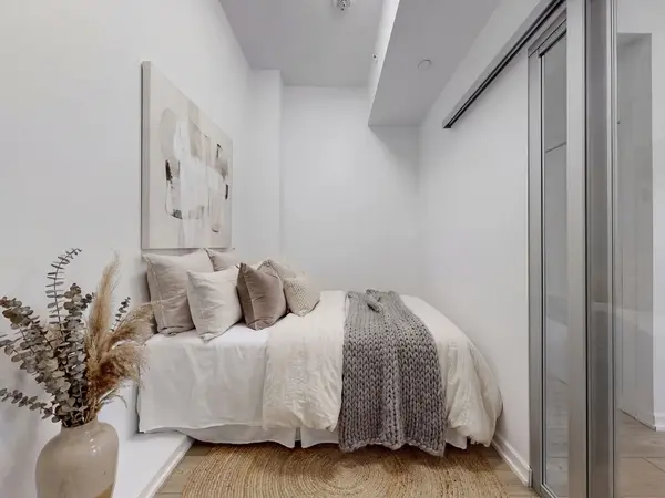 1285 DuPont ST #410, Toronto W02, ON M6H 0E3