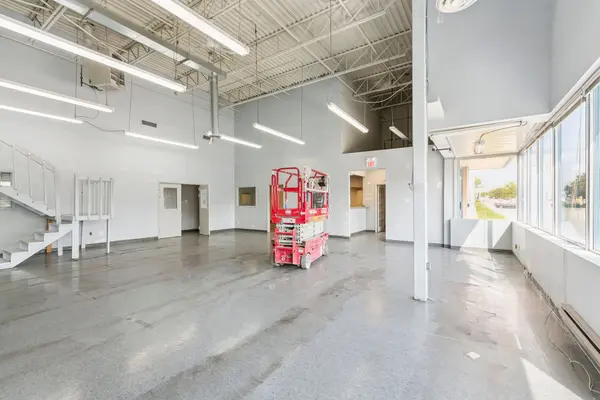 6150 Dixie RD #1-3, Mississauga, ON L5T 2E2