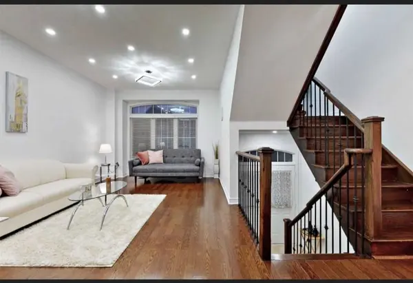 80 Lorenzo CIR, Brampton, ON L6R 0Z9