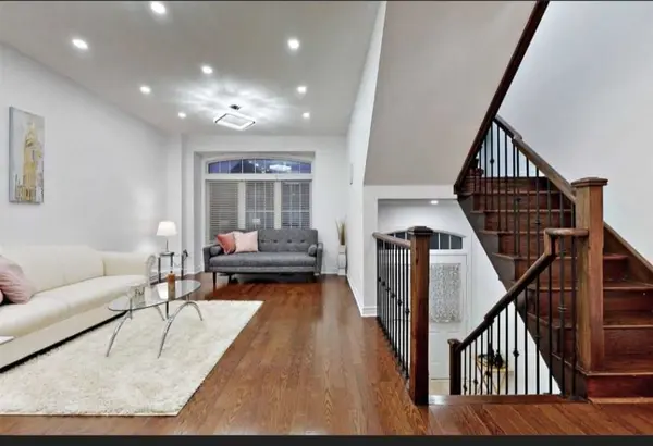 80 Lorenzo CIR, Brampton, ON L6R 0Z9