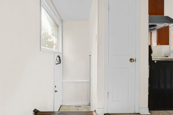 142 Mill ST N, Brampton, ON L6X 2P2