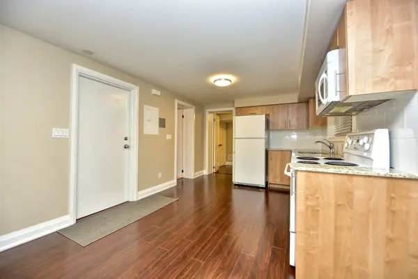 487 Salem AVE N #L1, Toronto W02, ON M6H 3C9