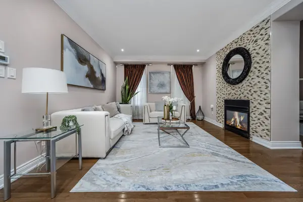 24 Haywood DR, Brampton, ON L6X 0W1