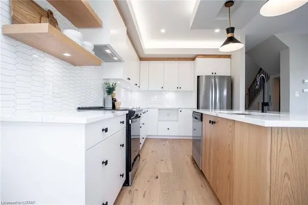 2700 Buroak DR #35, London North, ON N6G 5B6