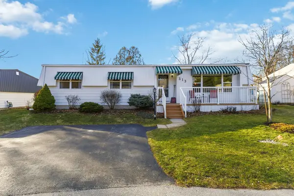 313 Pinetree LN, South Huron, ON N0M 1T0